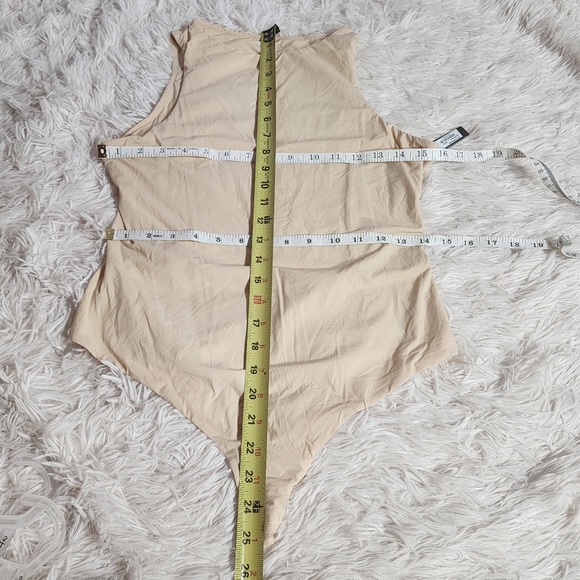 SKIMS FITS EVERYBODY HIGH NECK BODYSUIT/ 2X/ SAND/ NWT - Picture 6 of 11